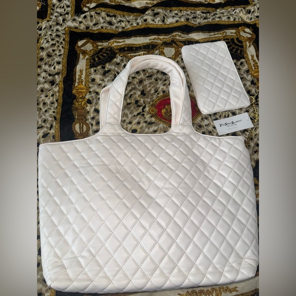 White and gold large leather  tote bag with attached wallet - Picture 6 of 15